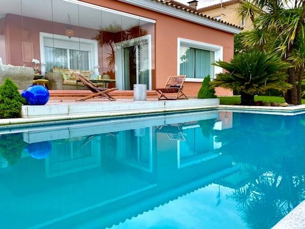 Quels sont les frais annexes à prévoir pour une piscine ?